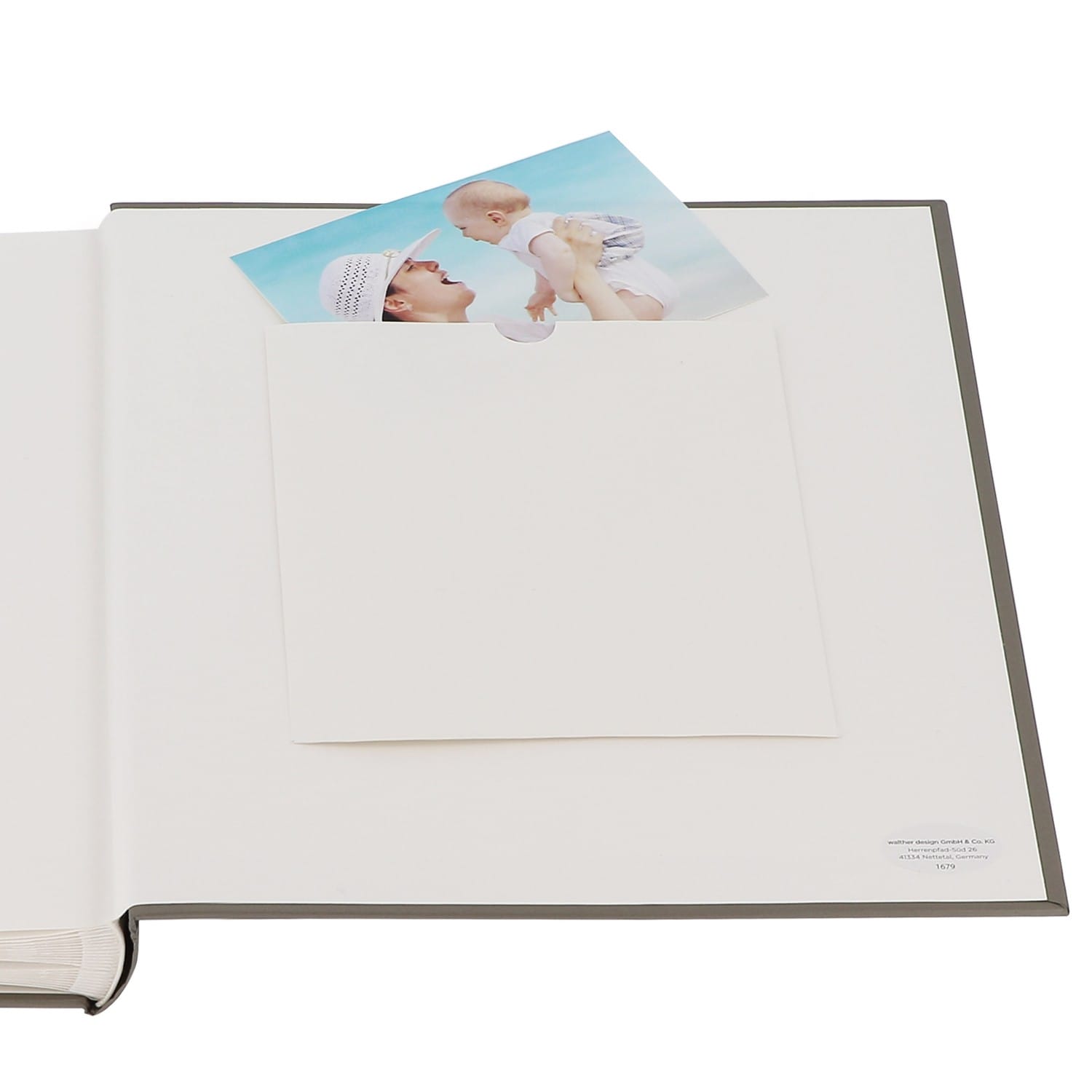 Album photo GOLDBUCH traditionnel Naissance LITTLE DREAM - 60 pages  blanches + feuillets cristal - 240 photos - Couverture Nuages 30x31cm +  fenêtre